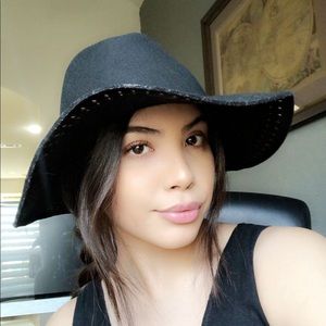 Meet your Posher, Celeste